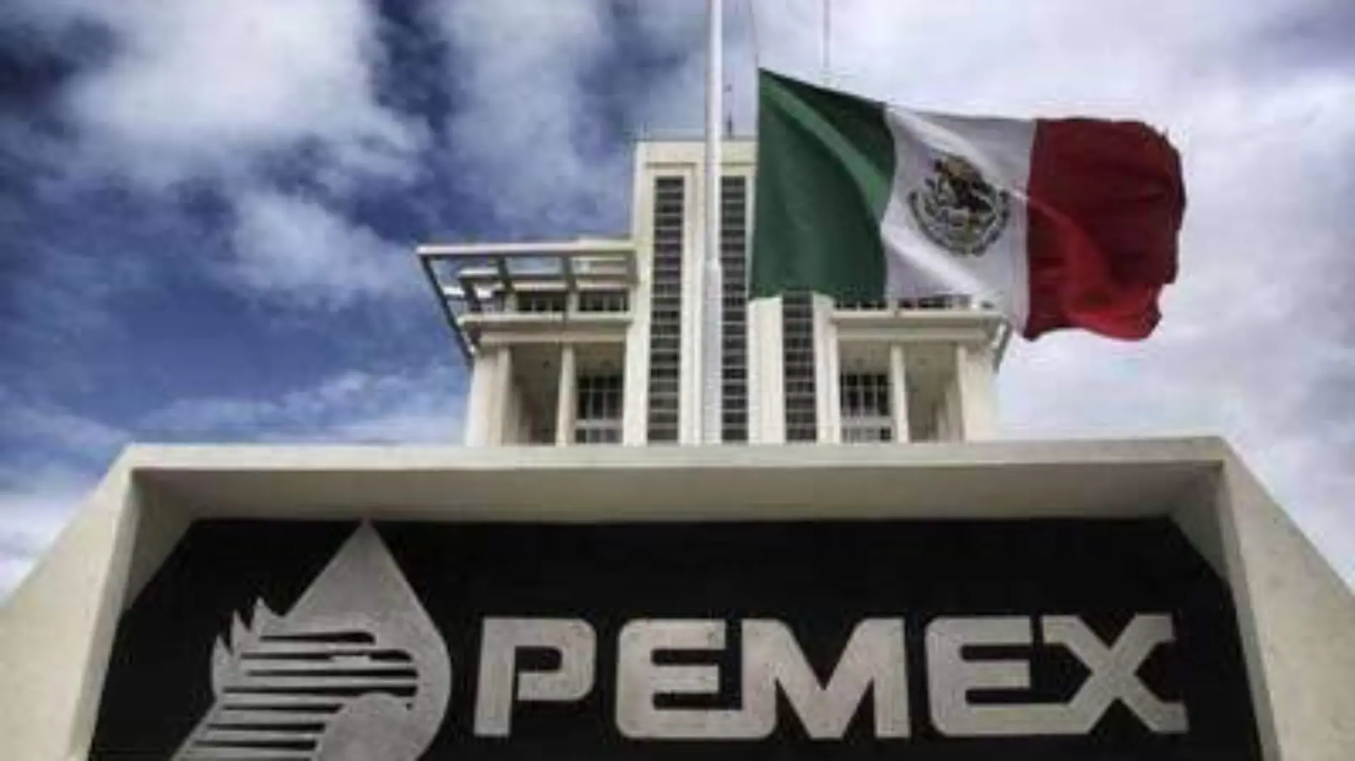 Pemex reporta pérdida en tercer trimestre 2021